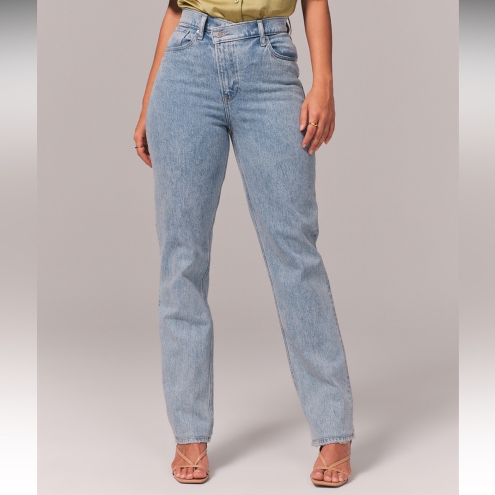 Abercrombie and Fitch the 90's straight ultra high rise curve love